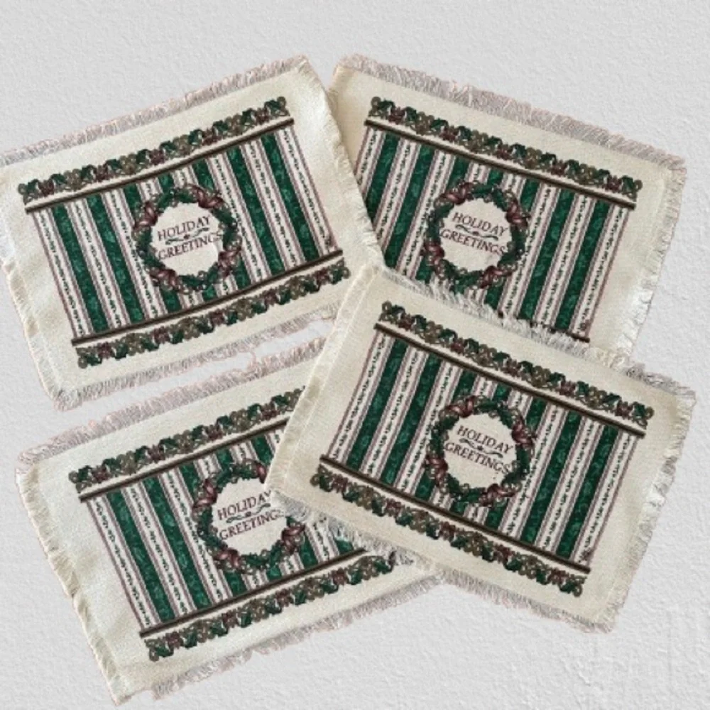 Vtg Poinsettia Christmas Placemats Set of 4 Beige/Green Wicker with Fringe